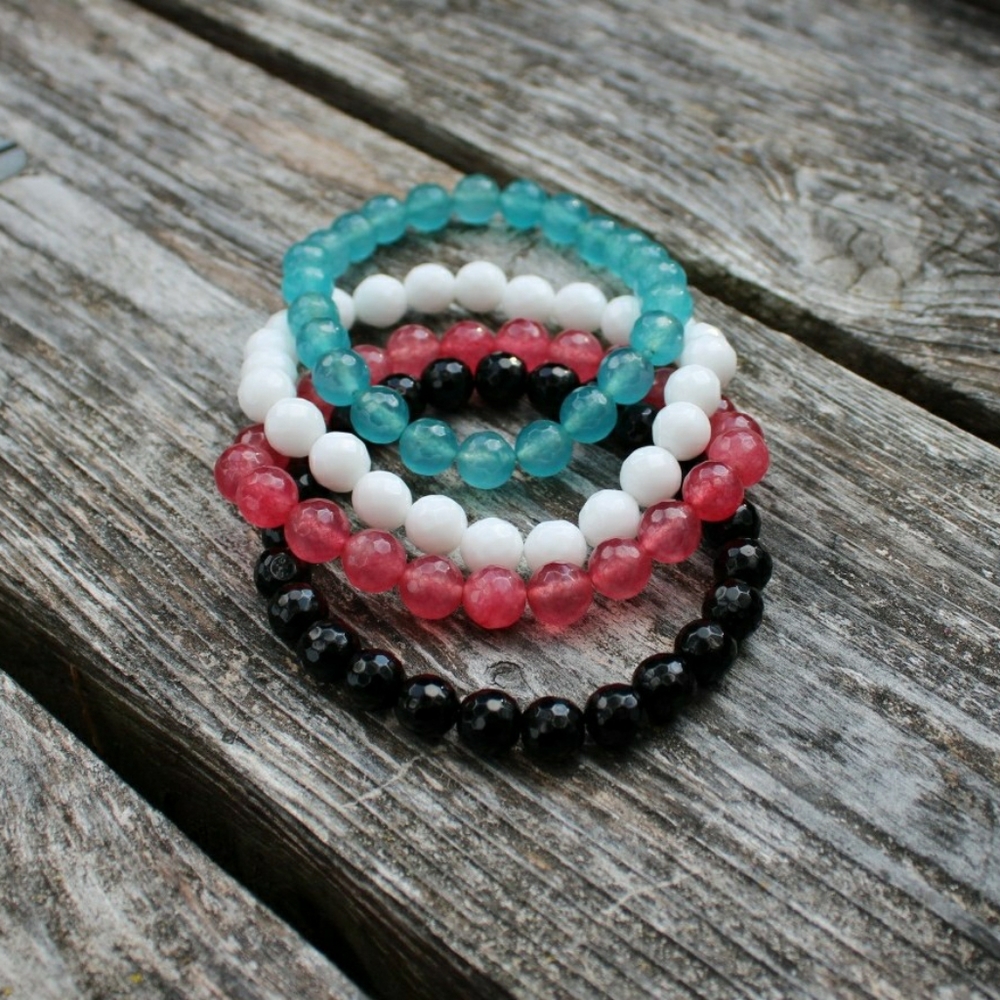 Jade/Onyx stack bracelets - Picture 6 of 10